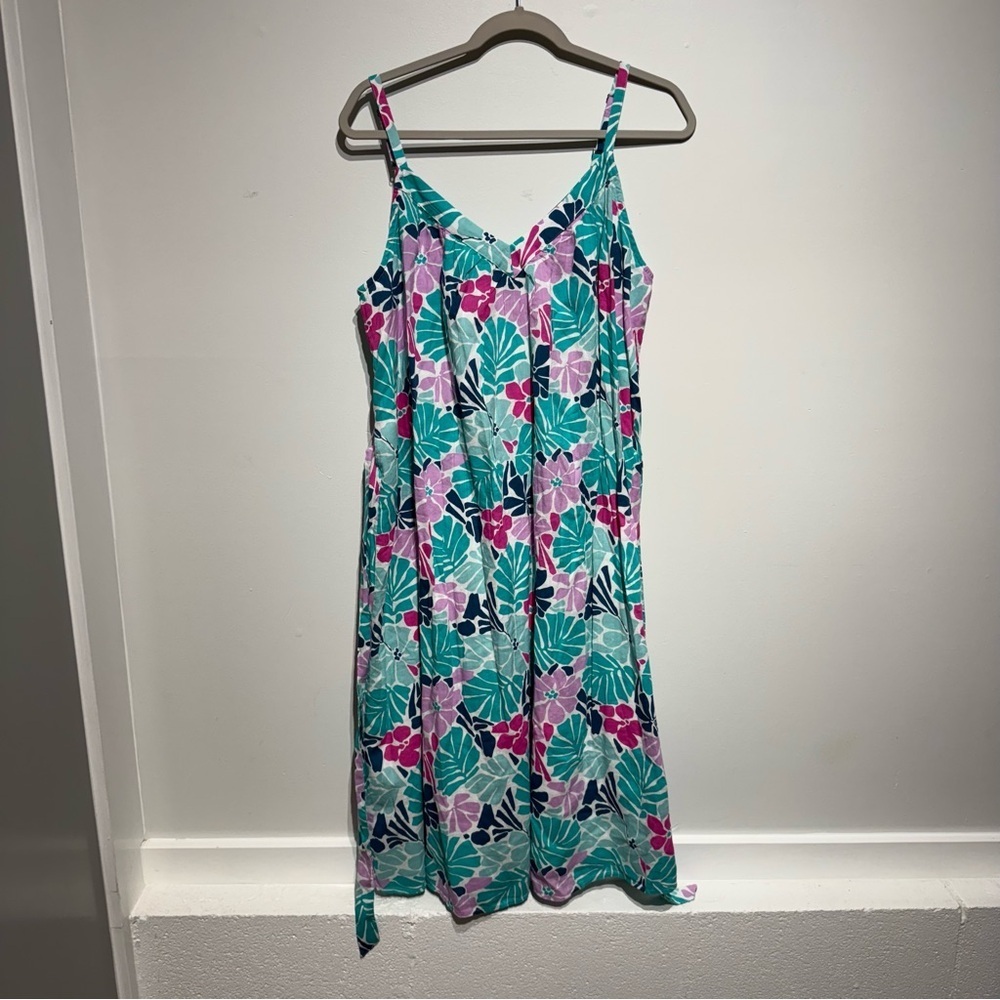NWT. GAP Multicolor Floral Dress. Size Medium